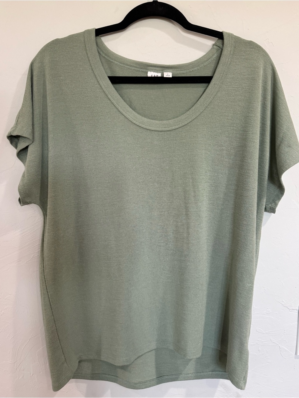 GAP-Relaxed Scoop Neck Women's Top in Sage Green